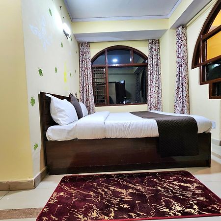 Hotel Taj Palace By Kalra Hospitality Near Mall Road شيملا المظهر الخارجي الصورة