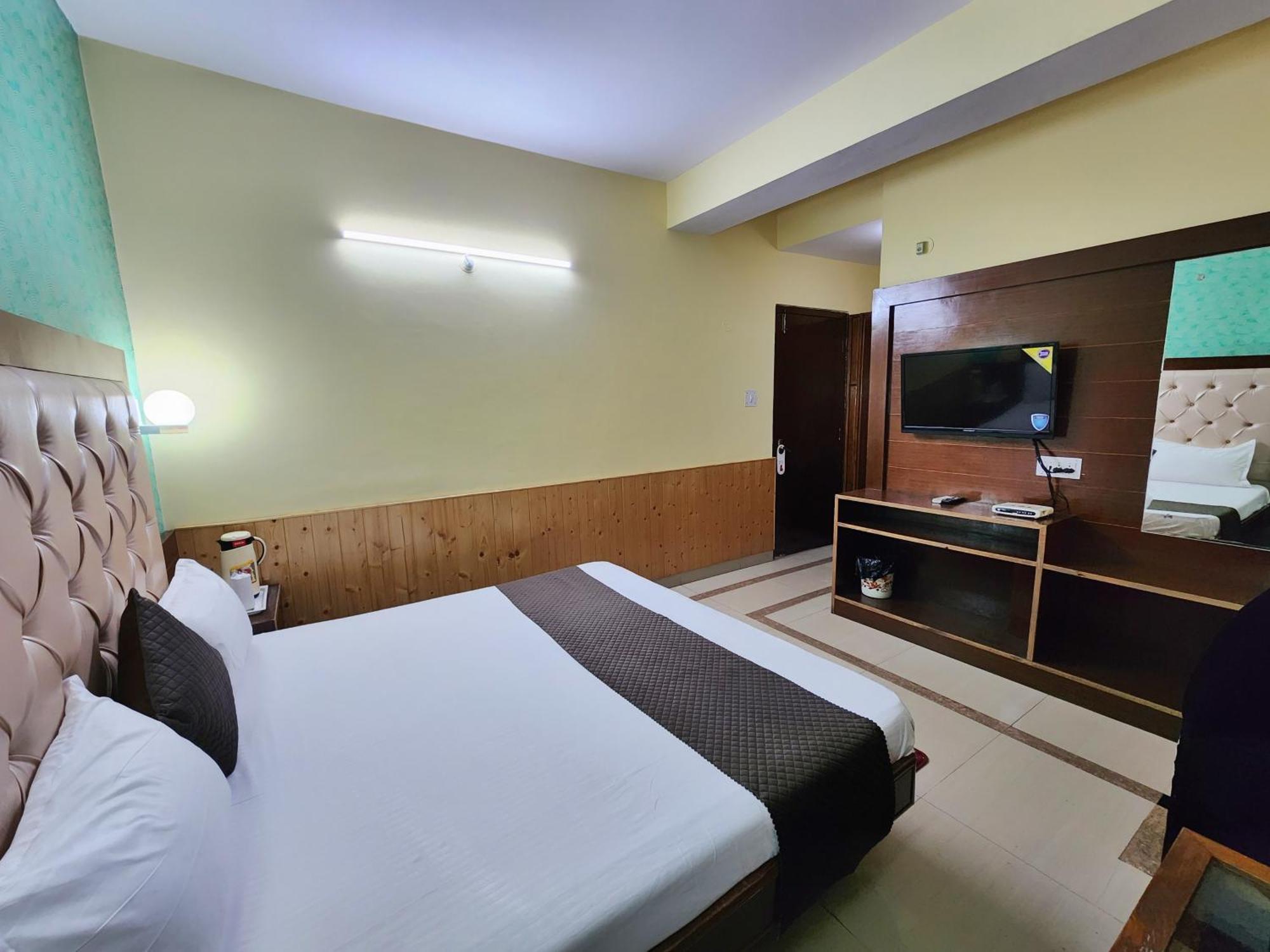 Hotel Taj Palace By Kalra Hospitality Near Mall Road شيملا المظهر الخارجي الصورة